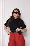 T-Shirt Gola Alta em Algodão Preto